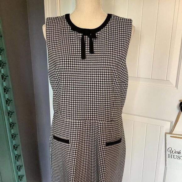 Talbot's Black and White Houndstooth Sleeveless Dress with Bow Detail - Picture 3 of 6